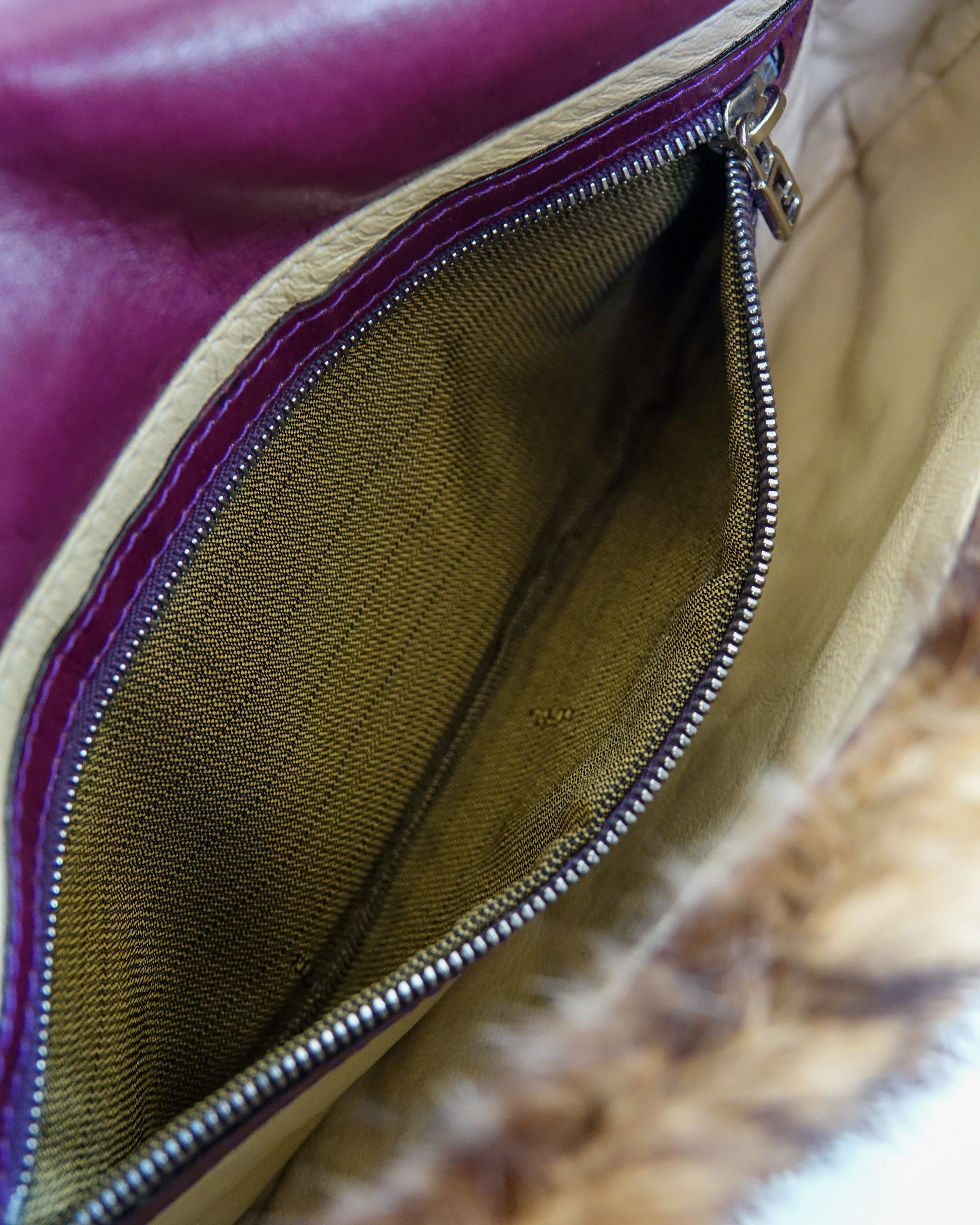 Fendi sac baguette en poils façon léopard Lola Collective