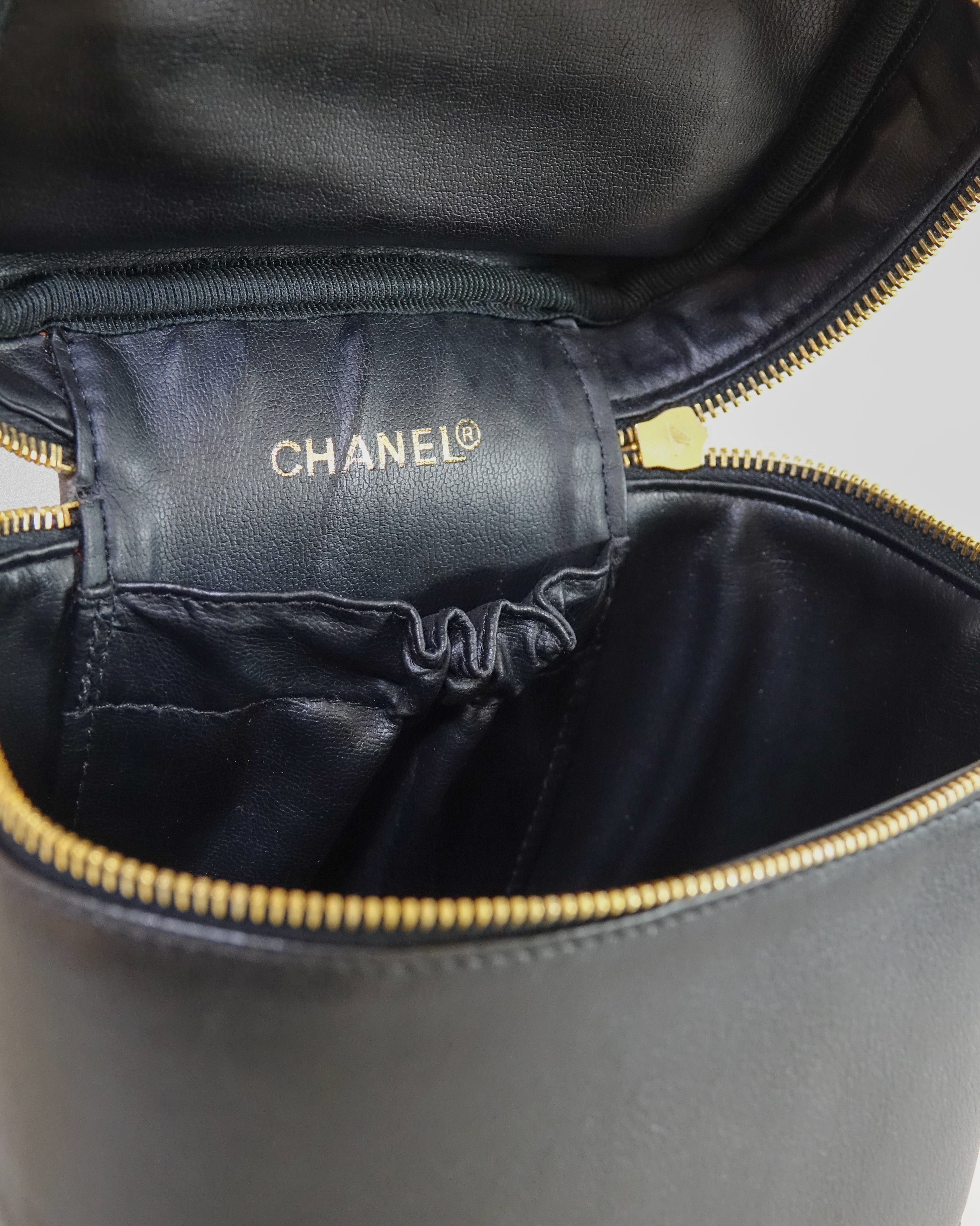 Chanel Vanity haut agneau noir Lola collective
