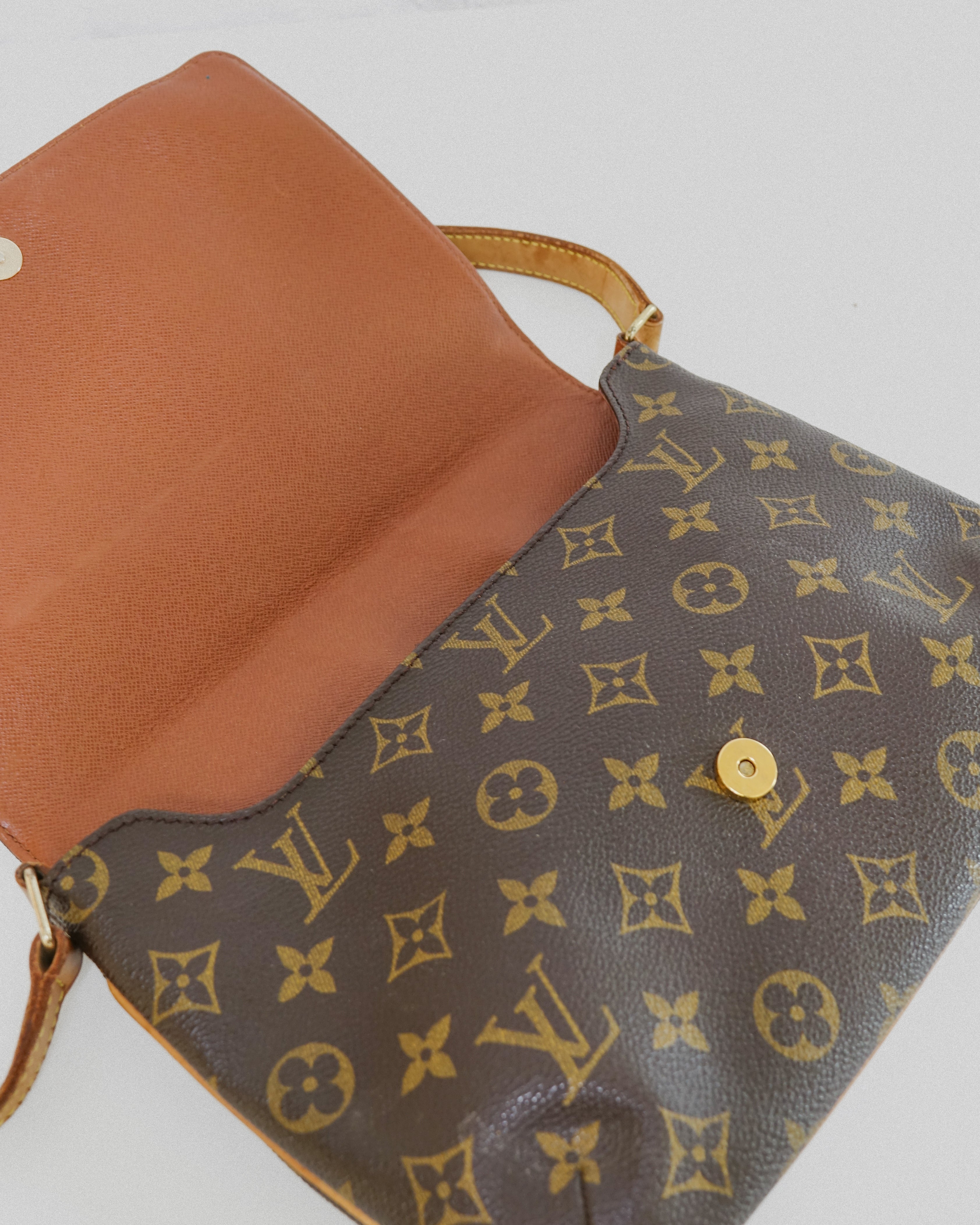 Louis Vuitton Sac monogram épaule Lola collective