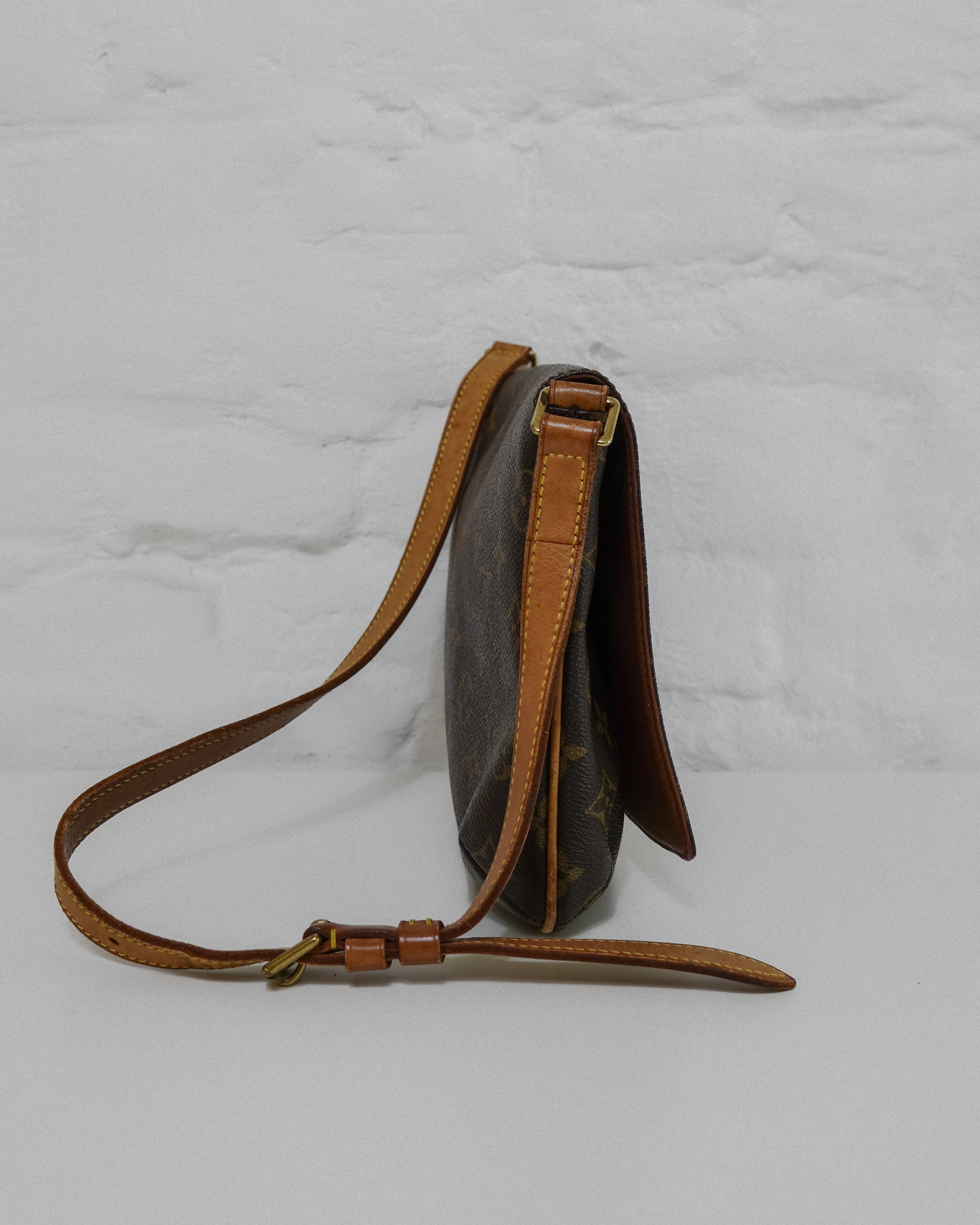 Louis Vuitton Sac monogram épaule Lola collective