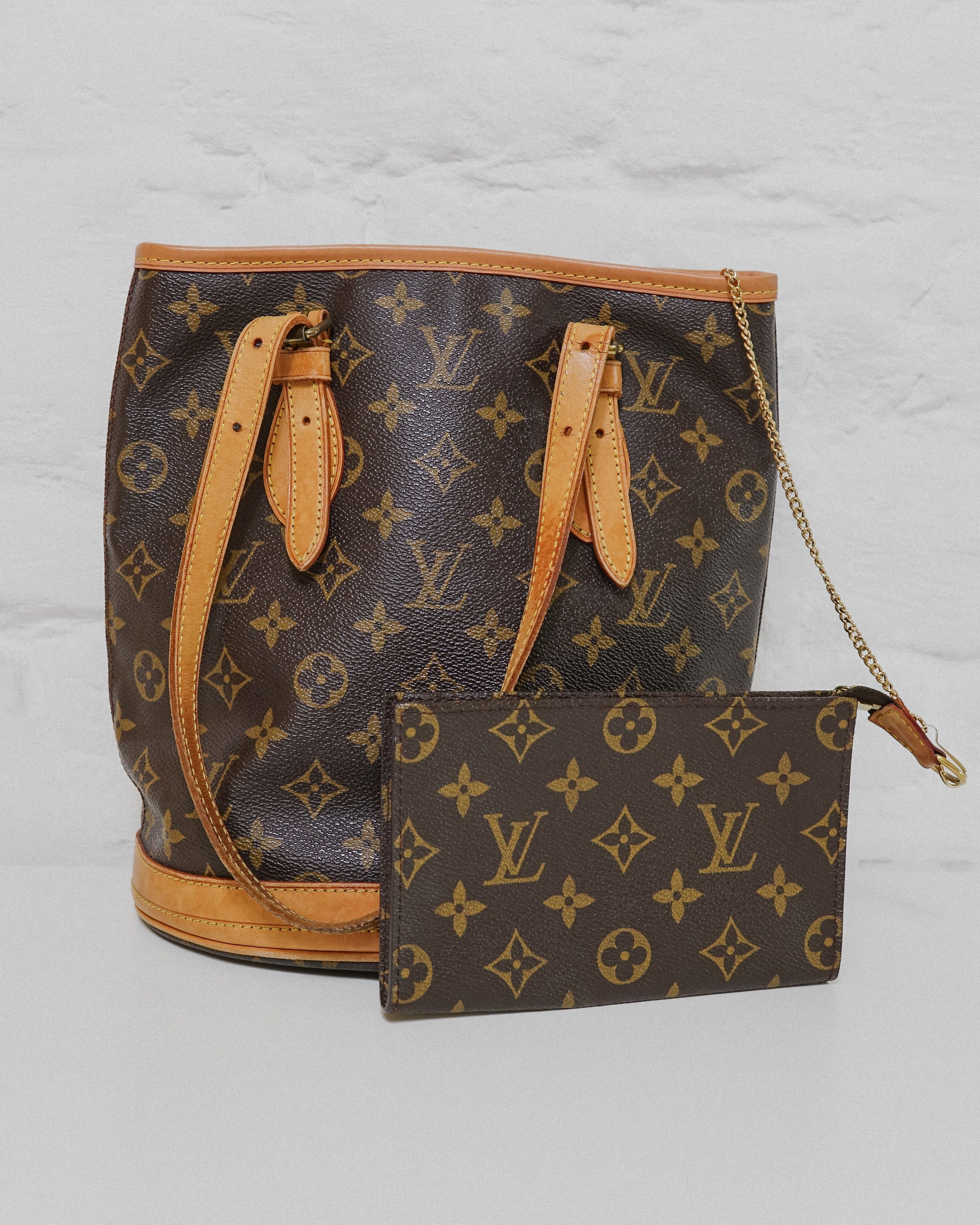 Louis Vuitton Bucket PM monogram + pochette Lola collective