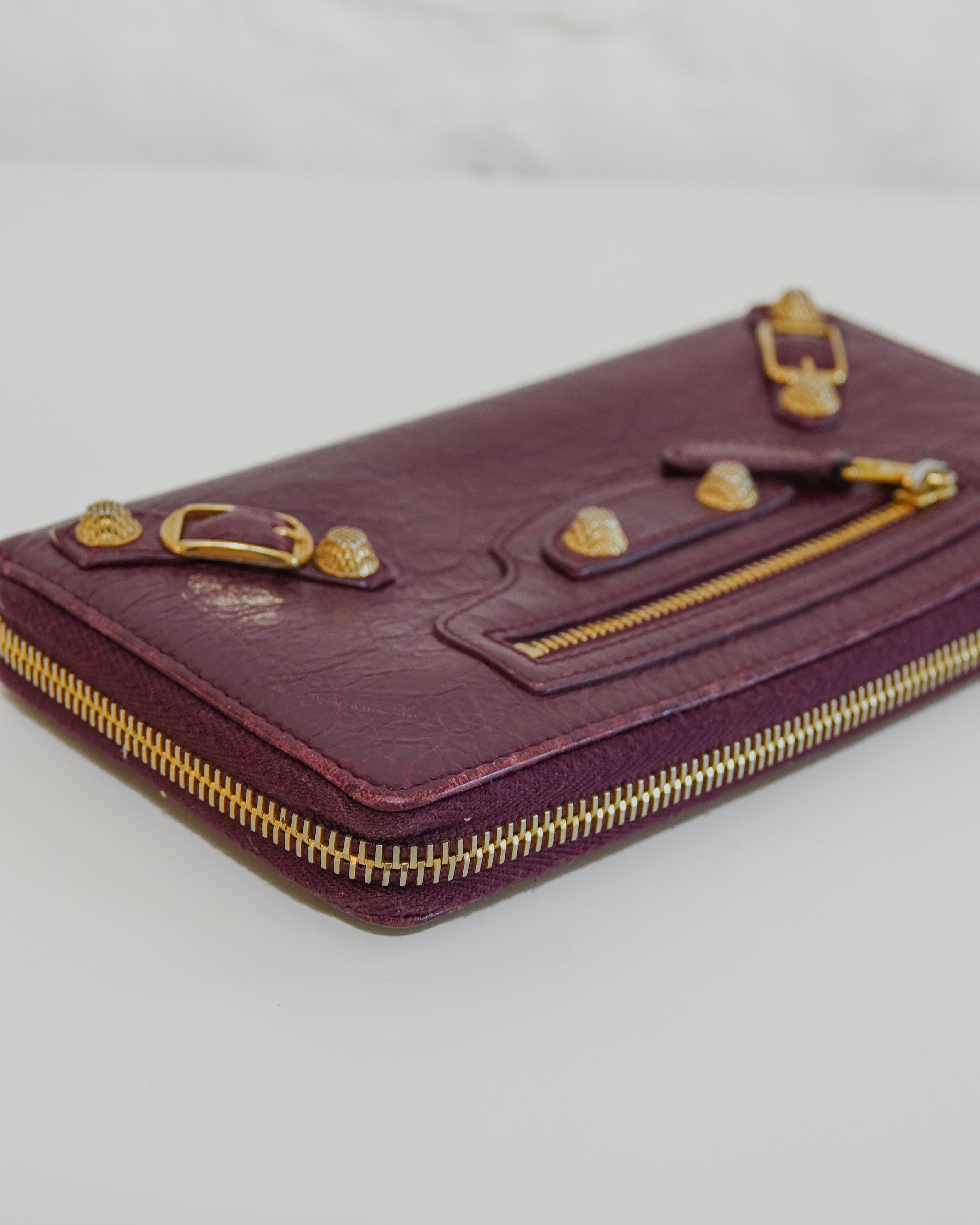Balanciaga portefeuille mauve Lola Collective