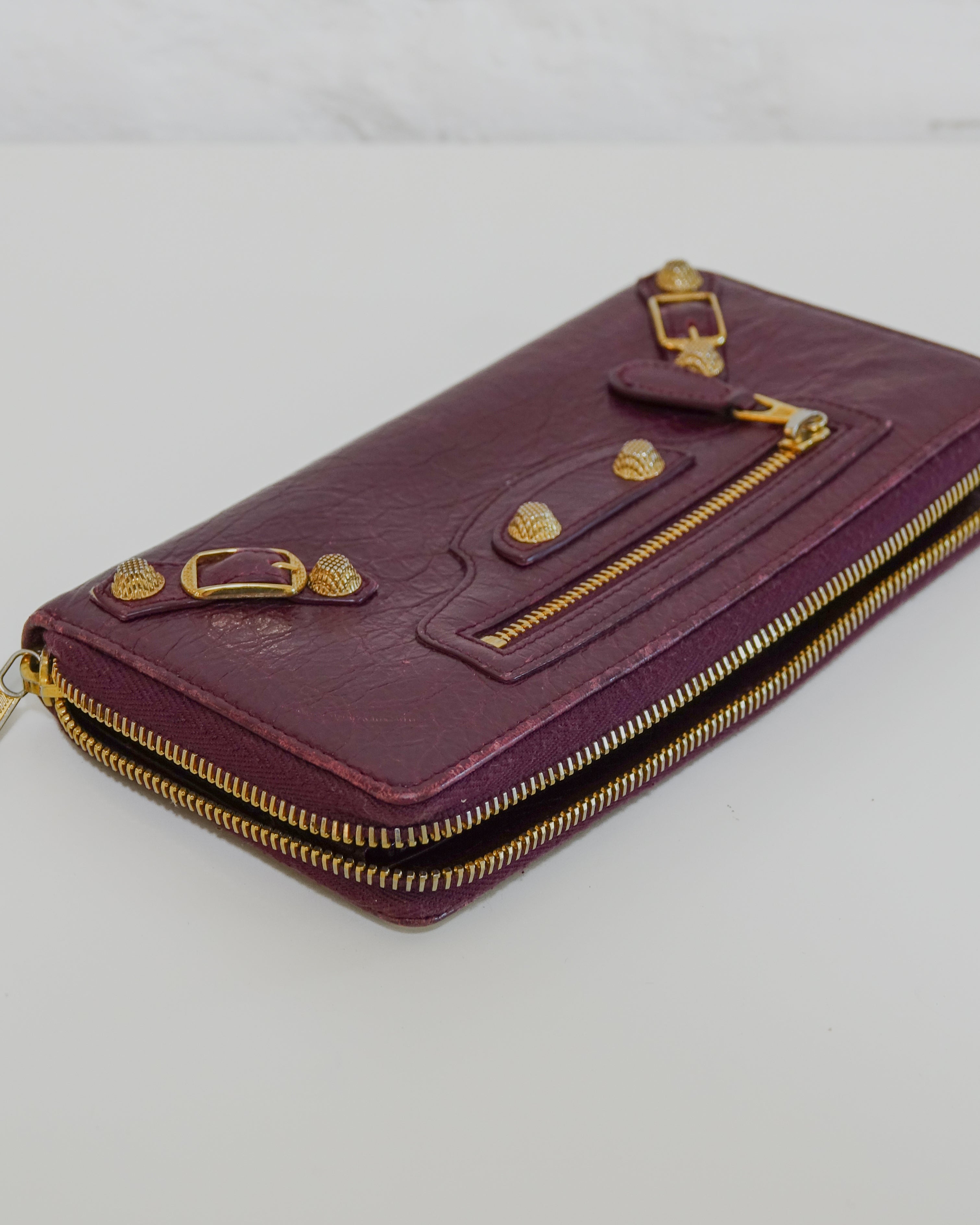Balanciaga portefeuille mauve Lola Collective
