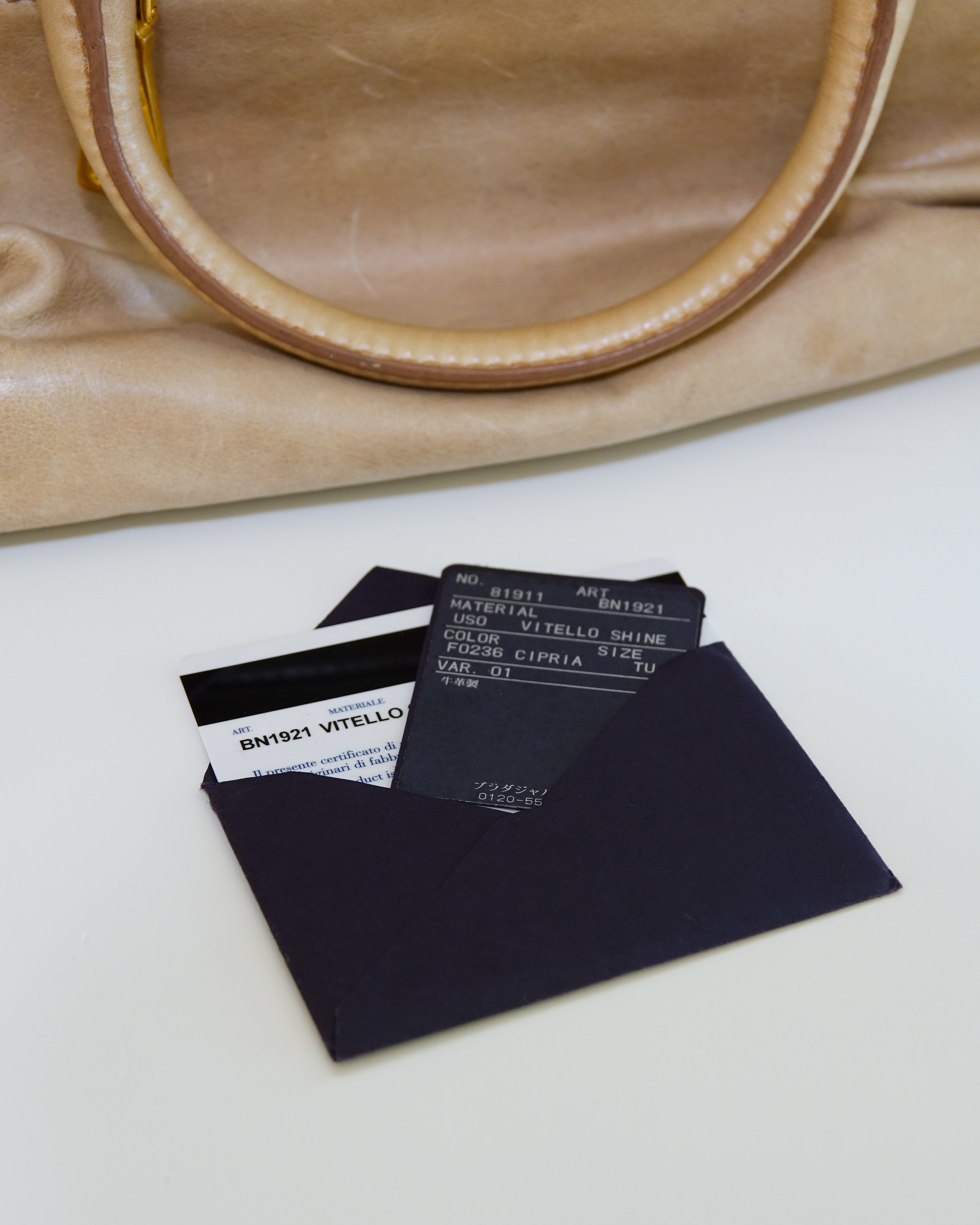 Prada bauletto beige Lola Collective