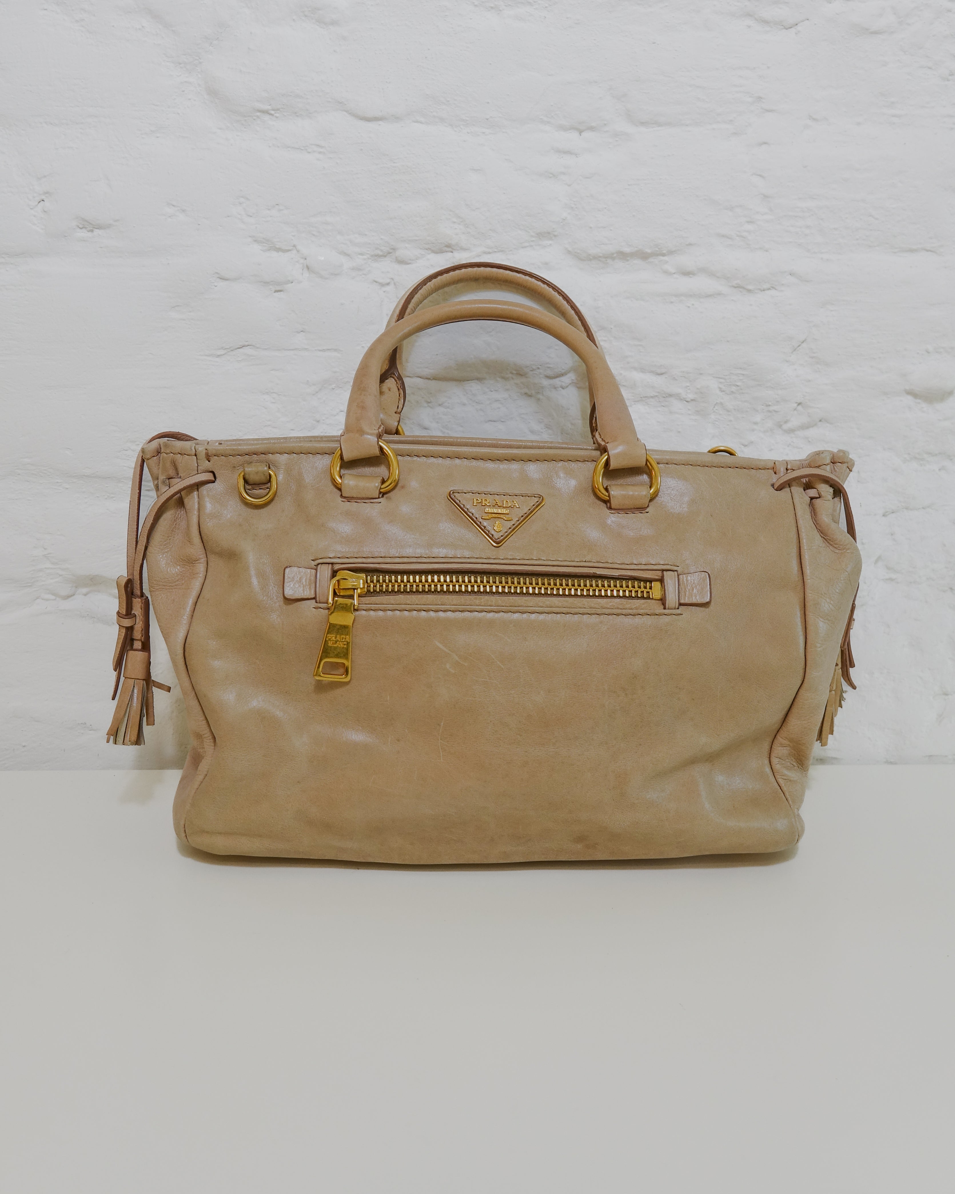 Prada bauletto beige Lola Collective