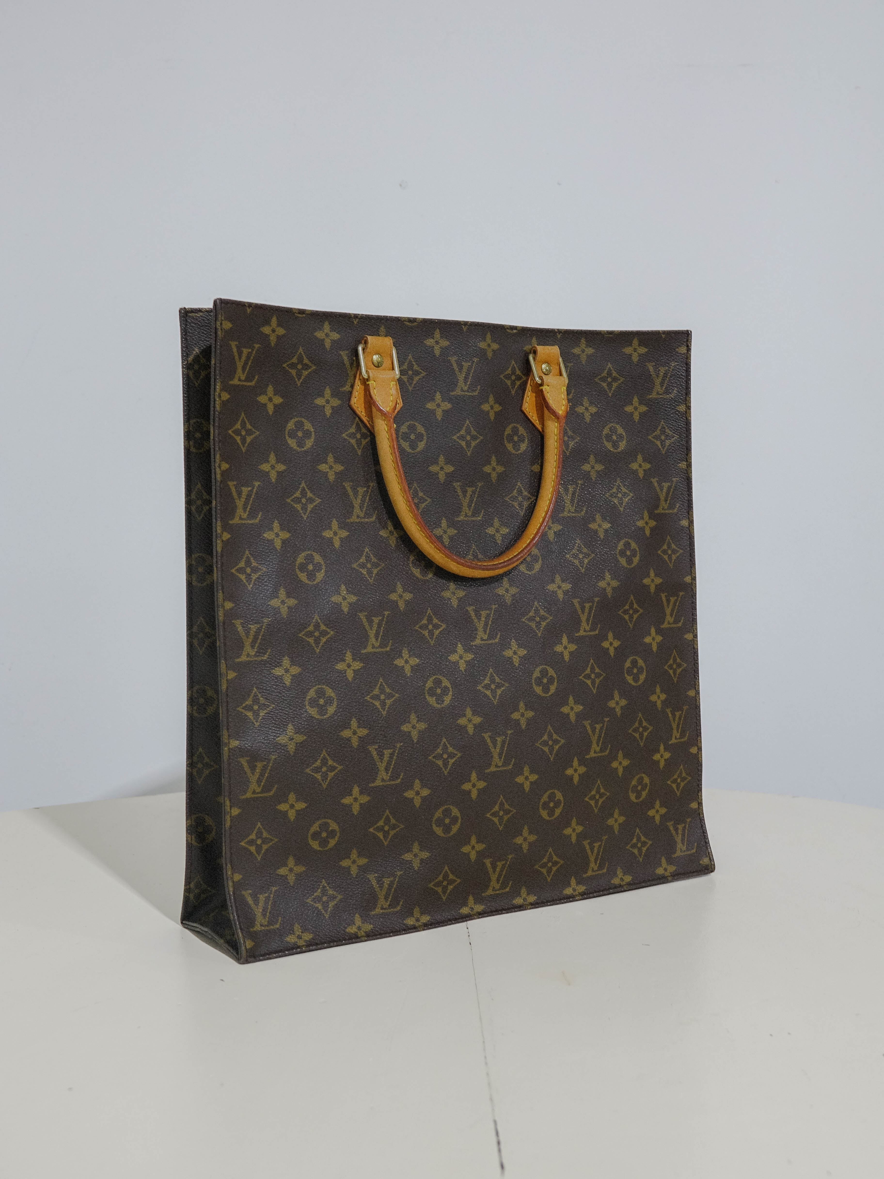Sac LOUIS VUITTON Monogram Plat M51140 LV Lola Collective
