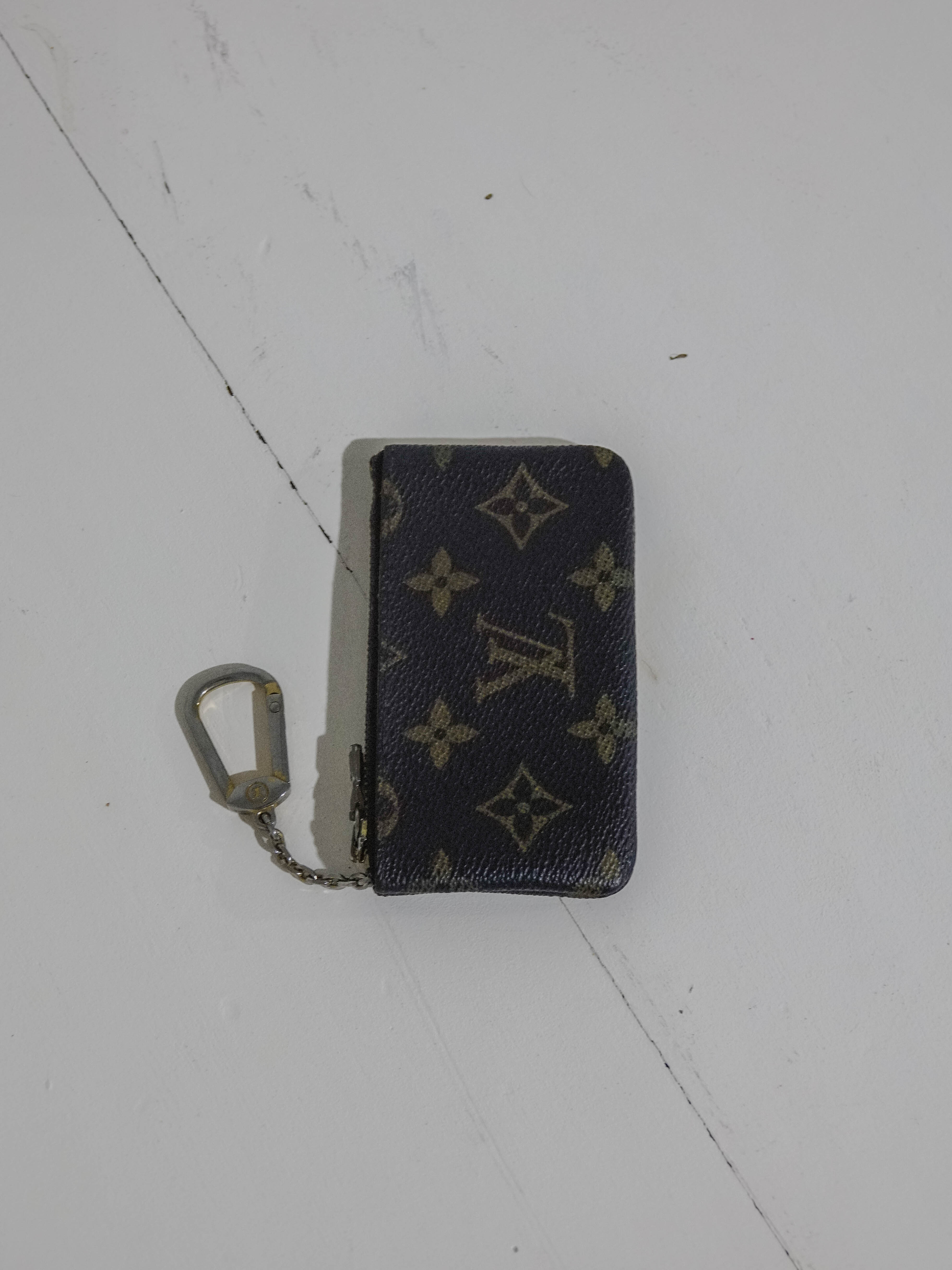 LOUIS VUITTON Monogram Pochette Cles Coin Lola Collective
