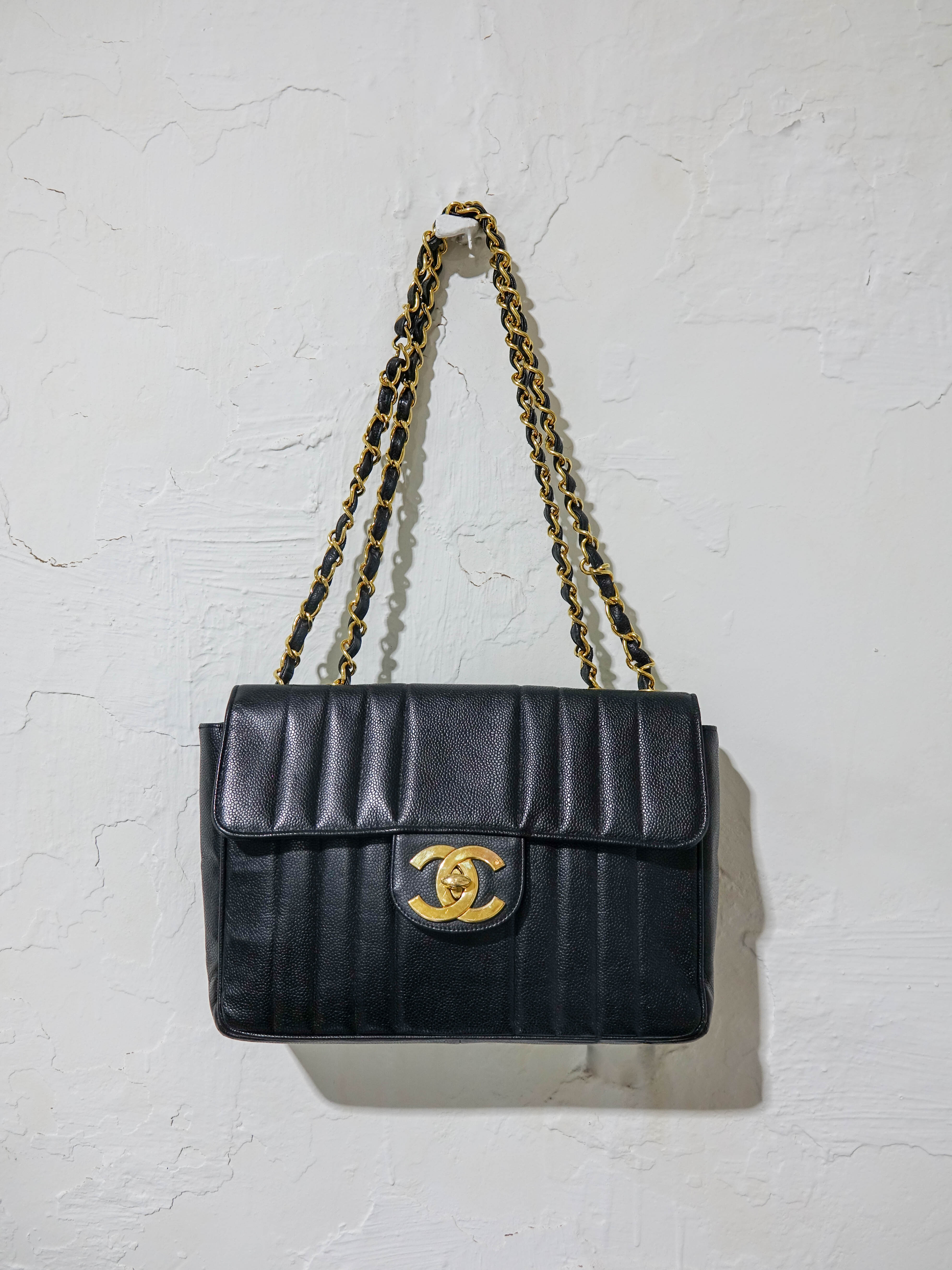 CLASSIC TIMELESS JUMBO - CHANEL Lola Collective