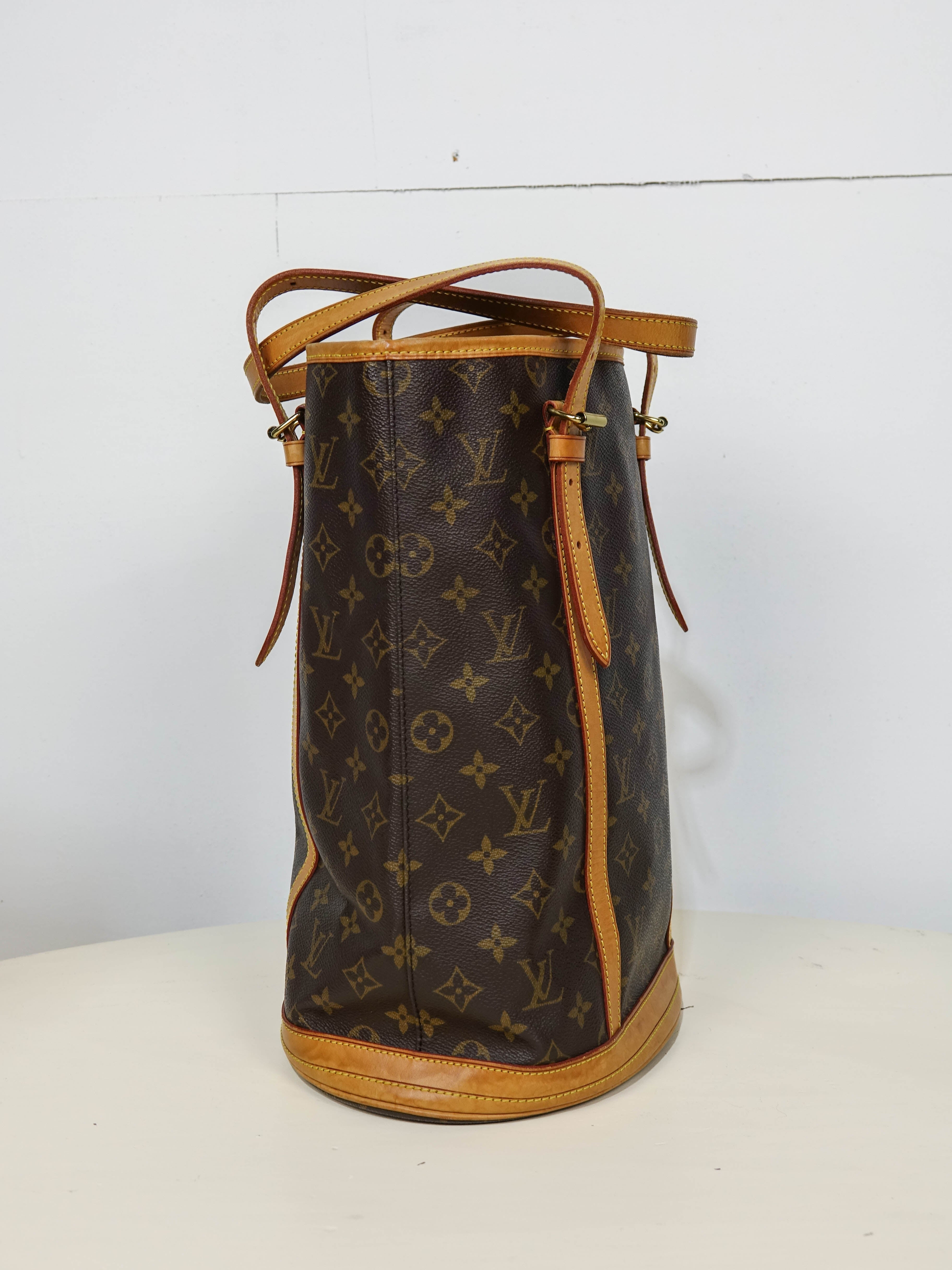 Louis Vuitton Bucket GM (FL0991) Lola Collective