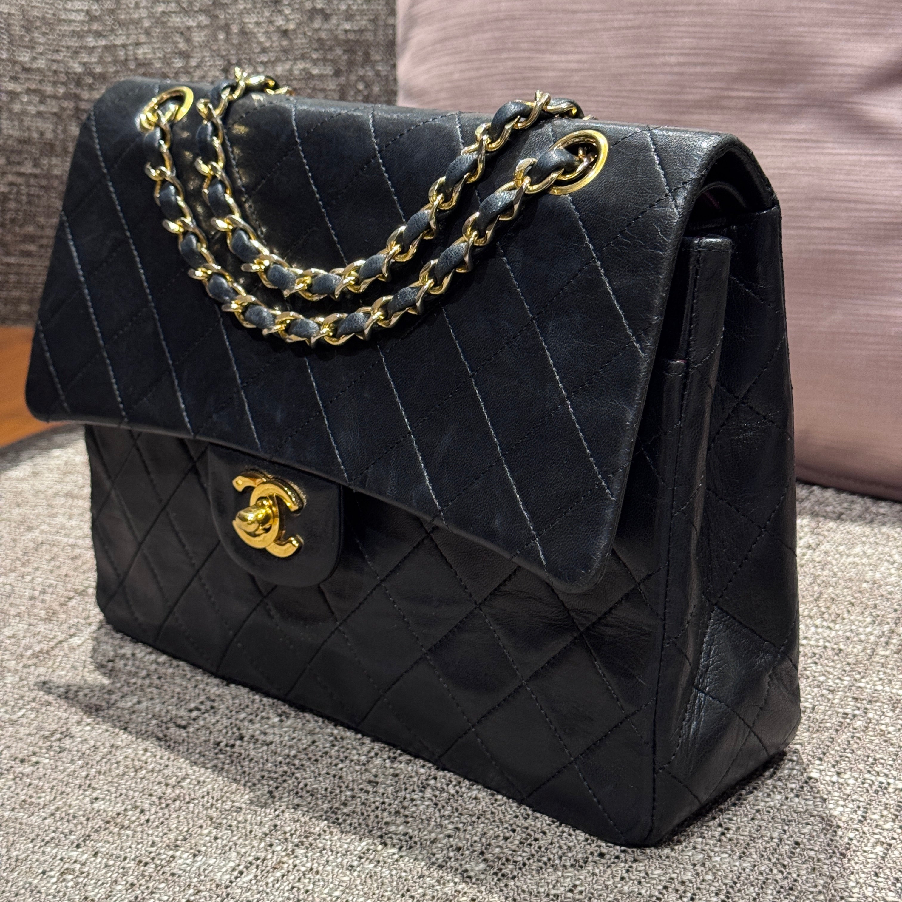 Classic Medium square double flap - Chanel Lola Collective