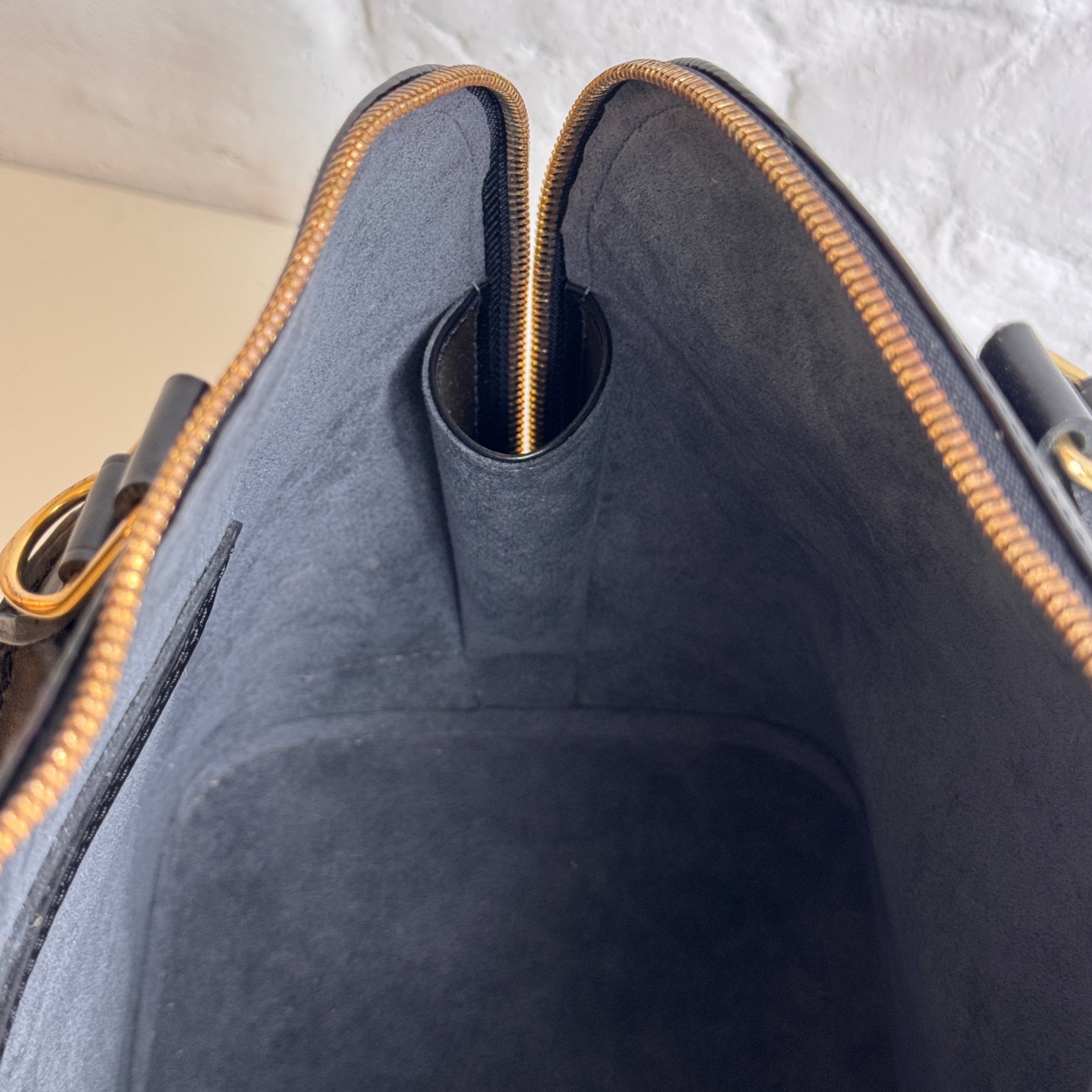 Louis Vuitton Alma GM épi noir Lola Collective