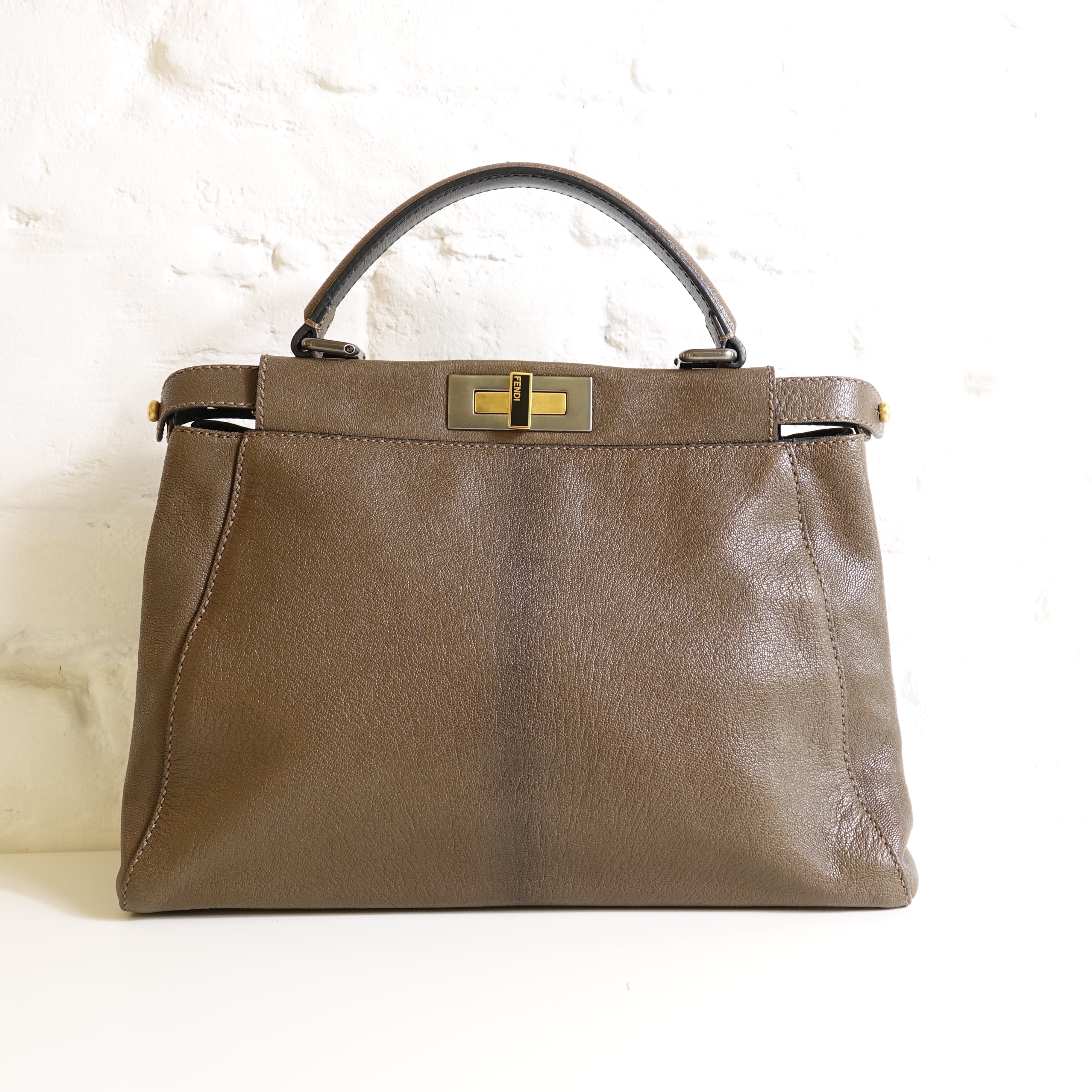 Fendi Peekaboo marron Lola Collective