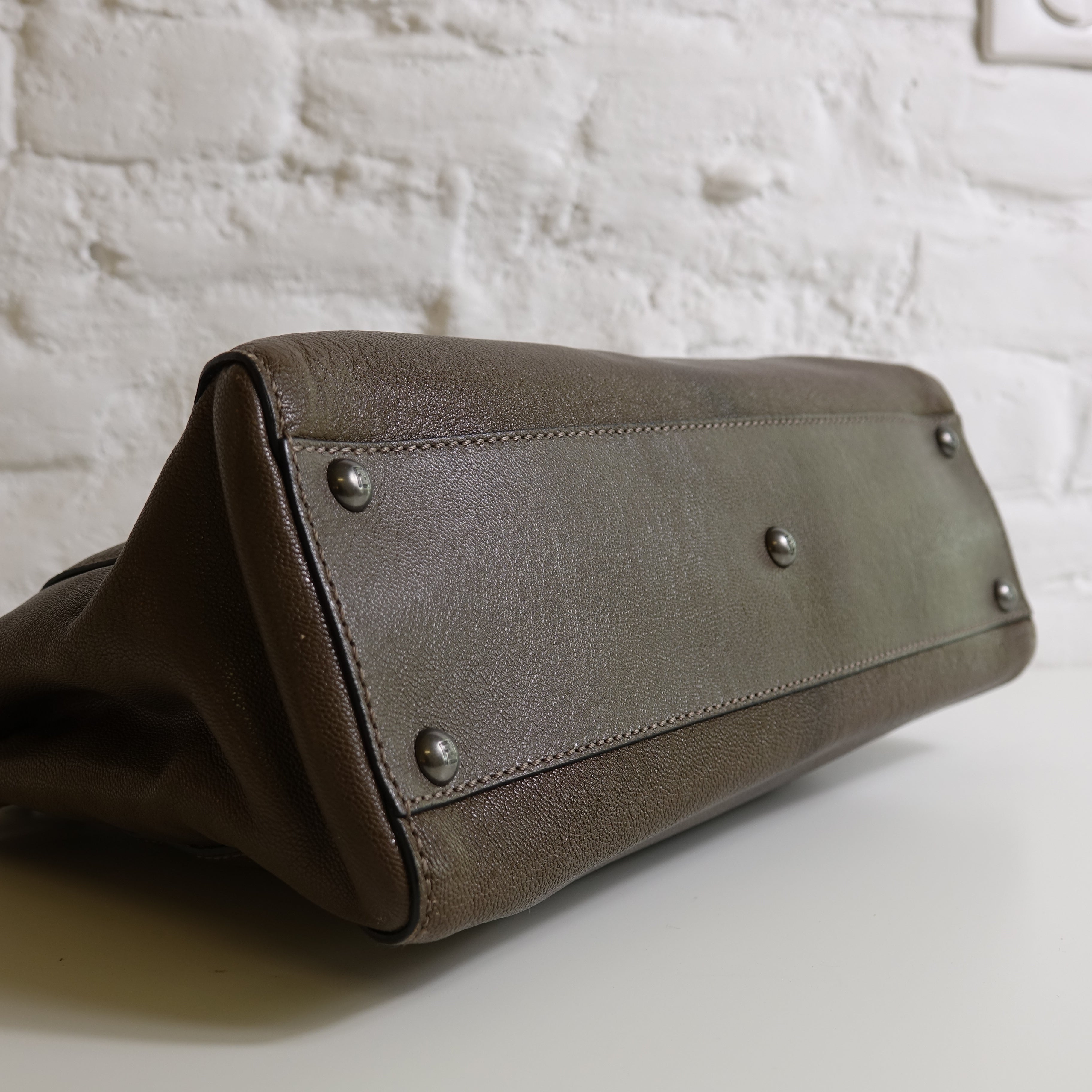 Fendi Peekaboo marron Lola Collective