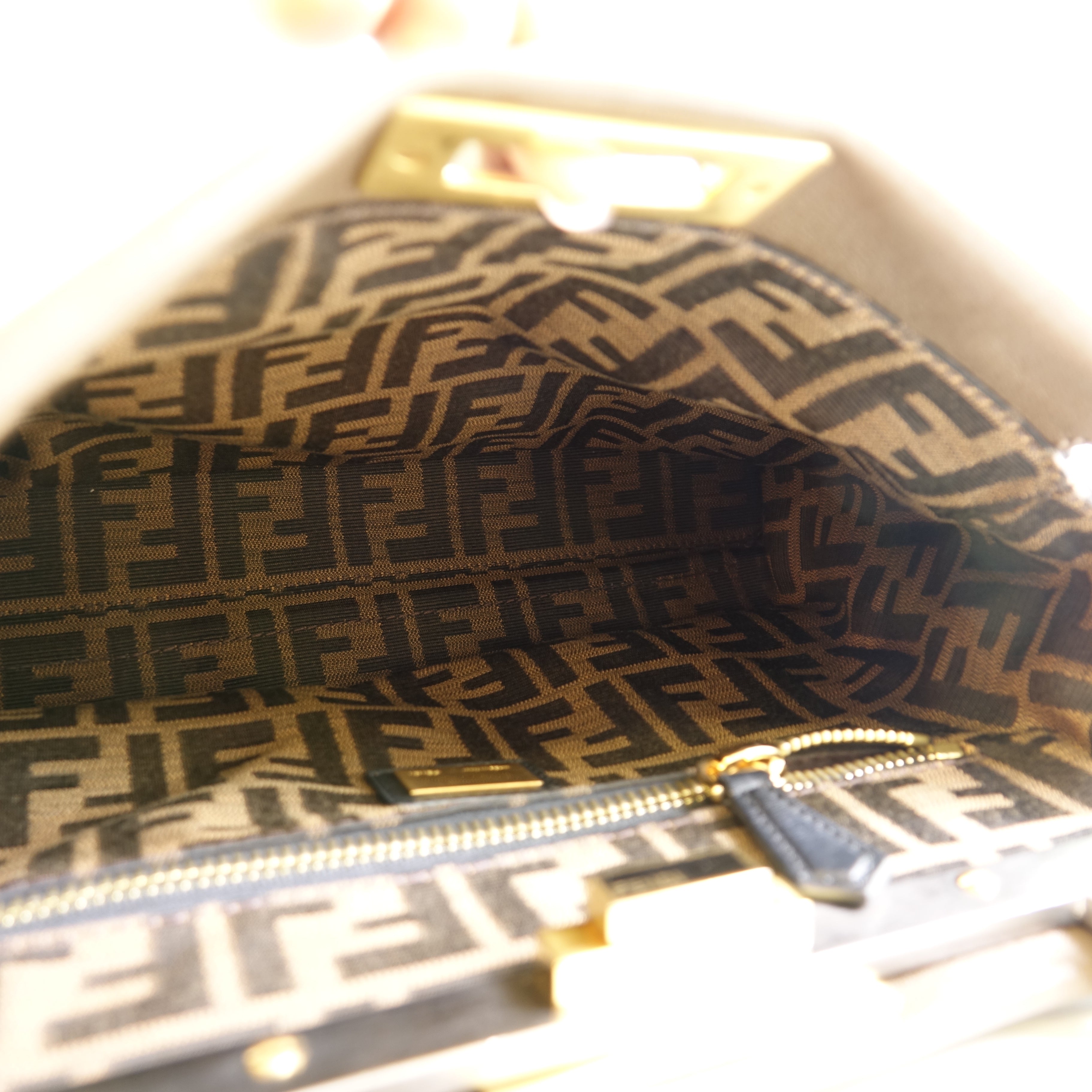 Fendi Peekaboo marron Lola Collective