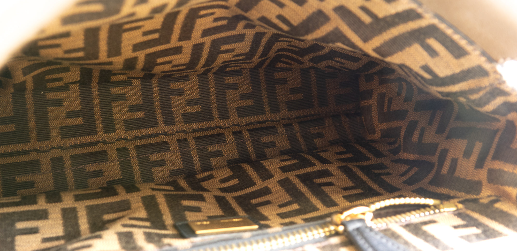 Fendi Peekaboo marron Lola Collective